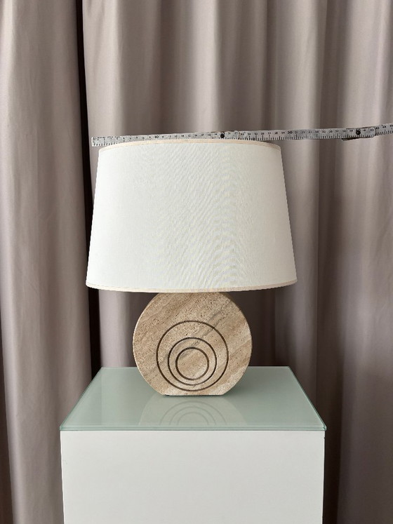 Lámpara de mesa de travertino con círculos concéntricos, Beige, Fratelli Mannelli, Lámparas de mesa, Textil (foto 4 de 13)