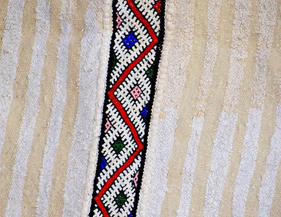 Image 1 of Marokkanischer Berberteppich handira 260x130 cm wendbar aus Wolle und Pailletten