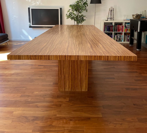 Tavolo di design in MDF impiallacciato zebrano
