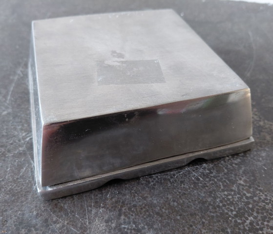 Brutalistische aluminium asbak / grid ashtray – Decoratieve objecten (photo 5 of 5)