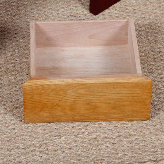 Image 1 of Vierkante houten salontafel uit de 20e eeuw.