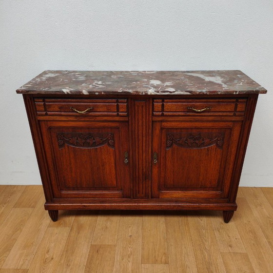 Buffet, commode et coiffeuse de salle de bains de style français ancien avec plateau en marbre – Buffet bas (photo 2 of 12)