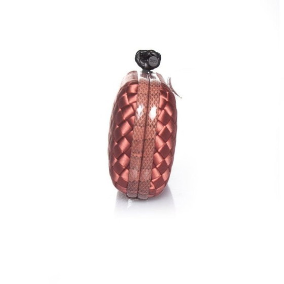 Image 1 of Bottega Veneta, Clutch aus Satin mit Knoten und Wasserschlange