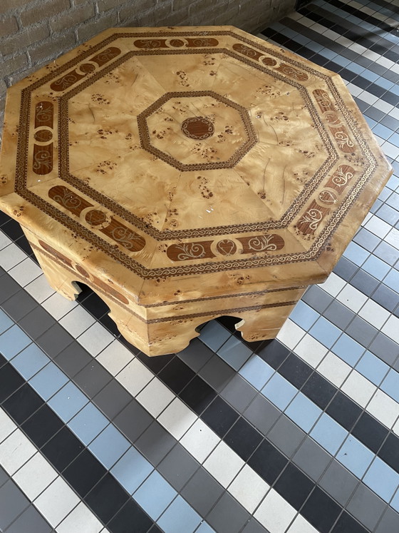 Image 1 of Einzigartiger, achteckiger Couchtisch im marokkanischen Stil, der auf Bestellung gefertigt wird – daher der Preis.