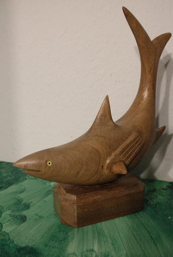 Image 1 of Figura decorativa di squalo in legno intagliato a mano su base, circa anni '60