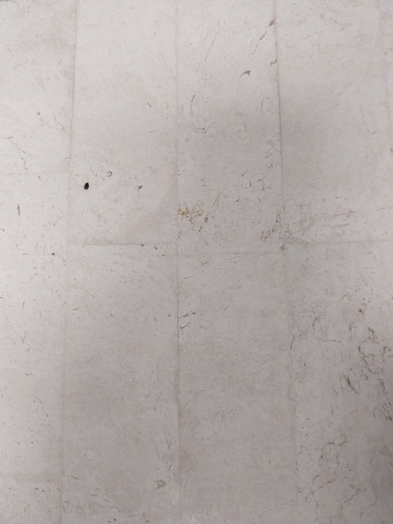 Image 1 of 1 x 1970's Italiaanse salontafel afgewerkt met travertin 100 x 100cm