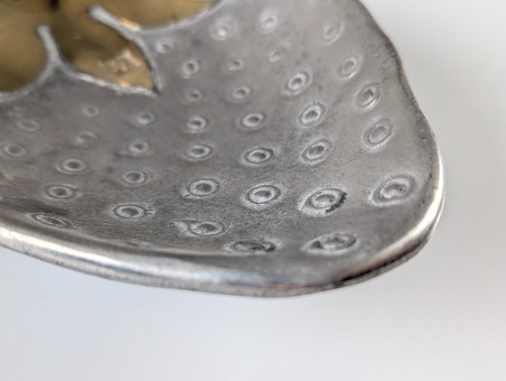 Image 1 of Aardbeienschaal van messing en aluminium van David Marshall, Spanje, jaren 70.