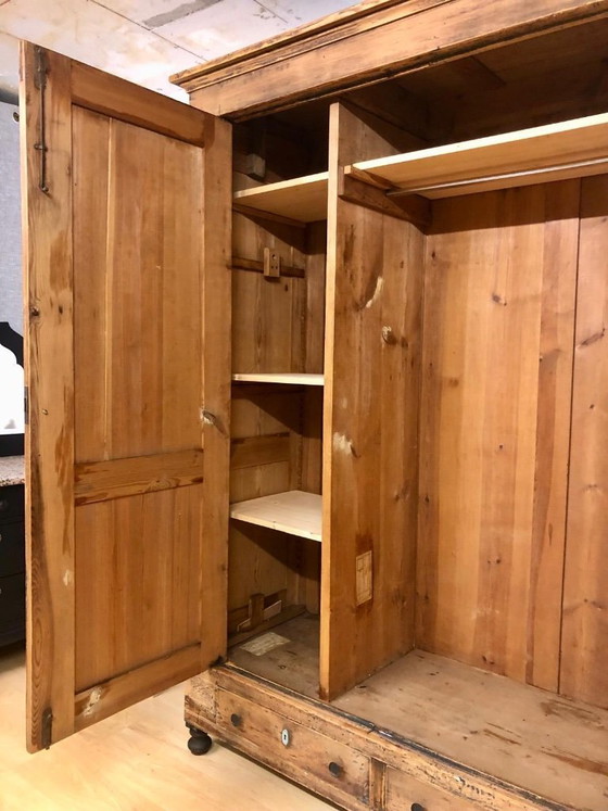 Image 1 of Country-style wardrobe in shabby chic style / Art Nouveau wardrobe, antique wardrobe