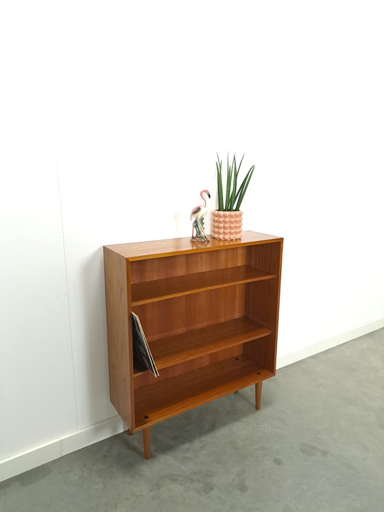 Image 1 of Bibliothèque en placage de noyer LP Cupboard With Shelves No. 2