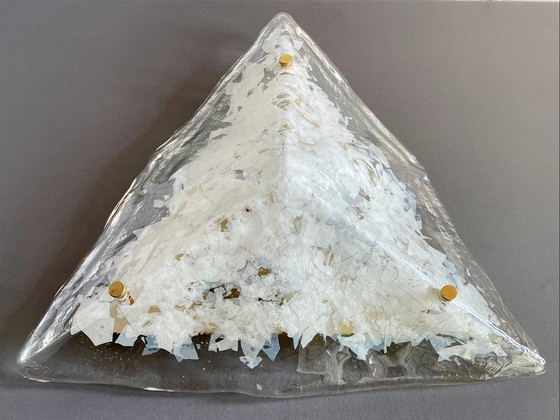 Image 1 of Decken-/Wandleuchte aus Muranoglas mit weißen Glasfolien aus den 1980er Jahren. Eine von drei verfügbaren.