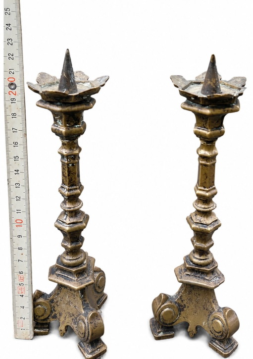 Set of 2 antique bronze/brass altar candlesticks – 19th century – Gothic Revival