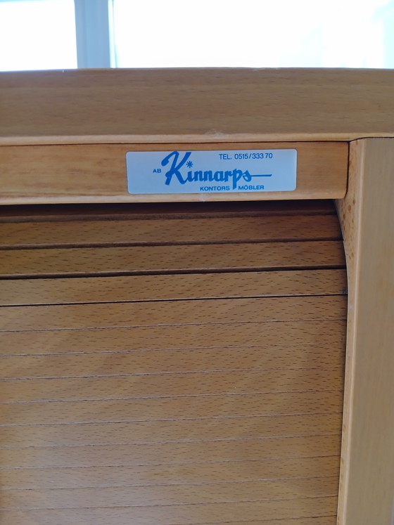 Armadio a serrandina vintage Kinnarps – Armadi contenitori, Legno (photo 5 of 9)