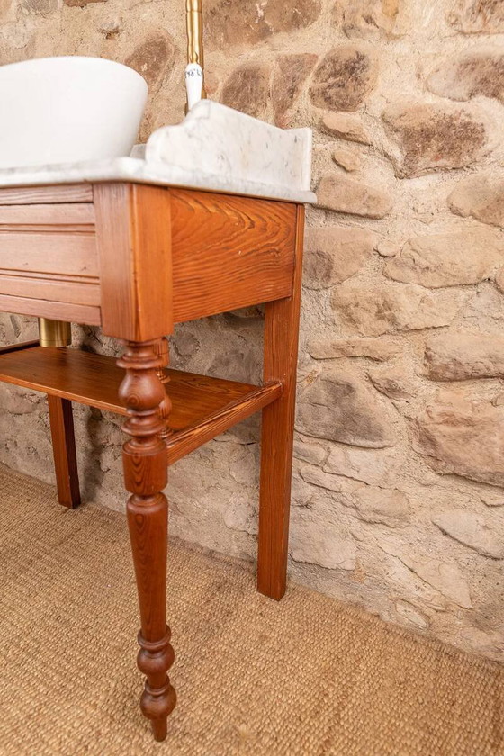Mobile lavabo antico in Pitch Pine massiccio con piano in marmo bianco. – Credenze, Ceramica (photo 8 of 11)