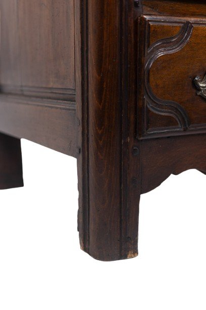 Parijse commode met 5 laden, van massief walnotenhout, uit de Lodewijk XIV-periode. – H.E., Ladekasten, Wood (photo 10 of 11)