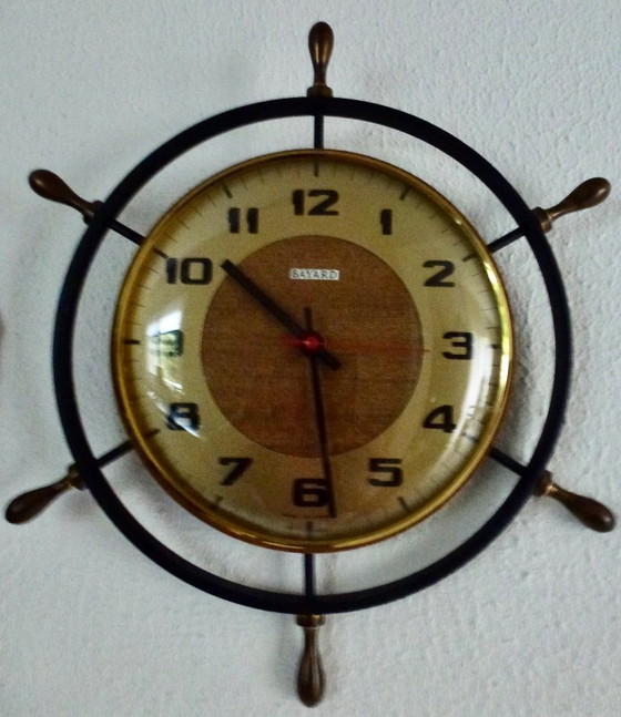 Image 1 of  Vintage "Bayard" klok in de vorm van een scheepsroer.