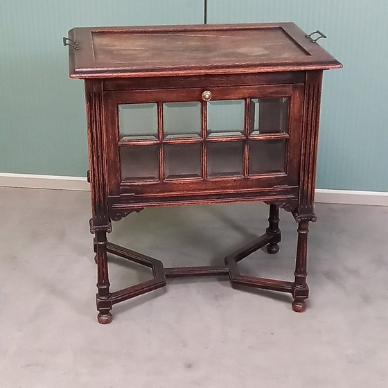 Image 1 of Antiek eikenhouten theekastje