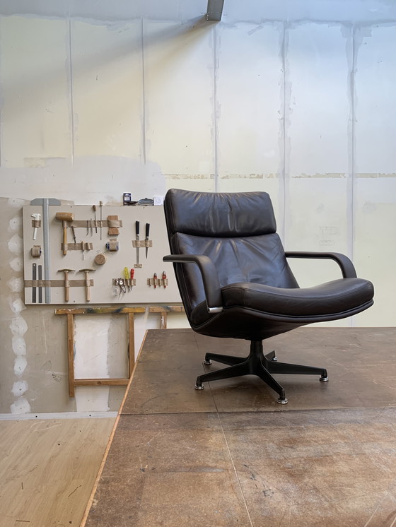 Image 1 of Vintage Artifort F141 fauteuil – Geoffrey Harcourt, bruin leer – origineel