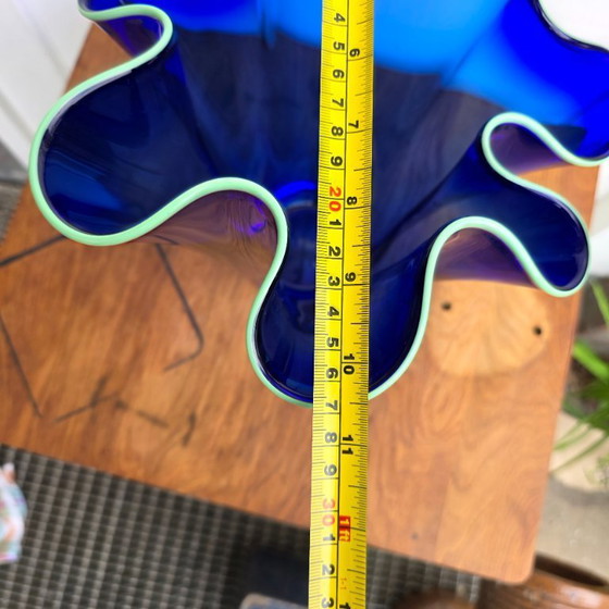 Image 1 of Vintage Schott Zwiesel Servet Vaas Blauw met Turqoise afwerking. Glas