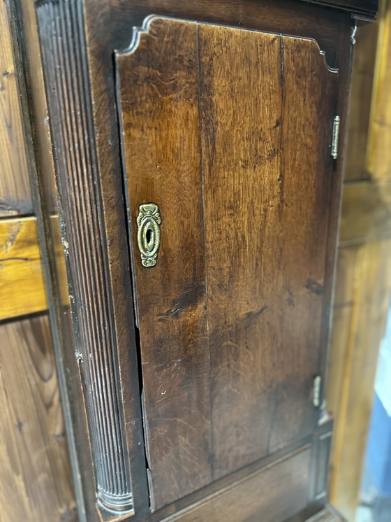 Image 1 of Horloge de parquet anglaise ancienne – R. Griffiths, Denbigh, fin XVIIIe / début XIXe siècle