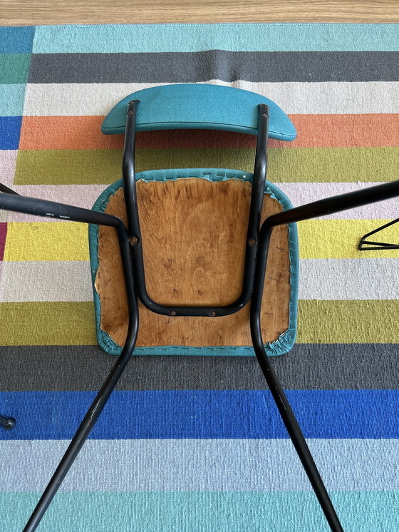 Image 1 of 2 sedie da pranzo vintage, eleganti gambe affusolate, rivestimento in similpelle turchese