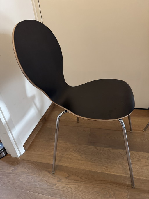 2 chaises papillon noires