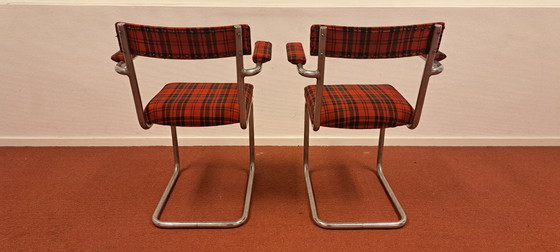 Image 1 of Ensemble de 2 chaises tubulaires avec accoudoirs | style rétro | rouge