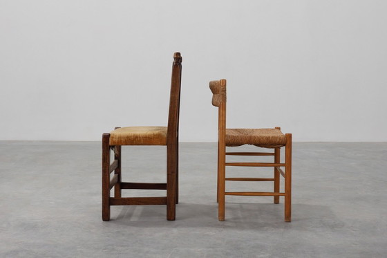 Image 1 of Sedia laterale spagnola in rovere intagliata a mano del XIX secolo con seduta in velluto