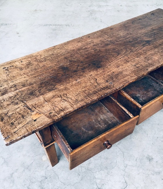 Image 1 of Antiker niedriger Konsolentisch oder Couchtisch im spanischen Volkskunststil