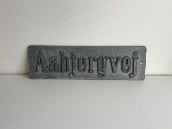 RARO: Antica targa stradale in metallo da Åbjergvej a Copenaghen c. primi del '900 – Decorazioni murali (photo 2 of 6)
