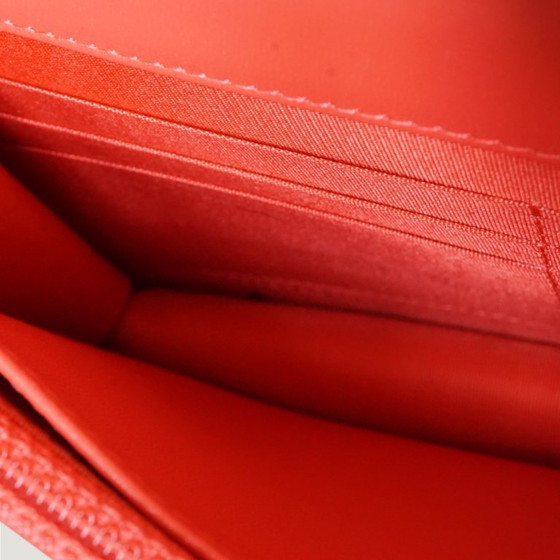 Image 1 of PORTEFEUILLE CHANEL À CHAÎNE TENDANCE