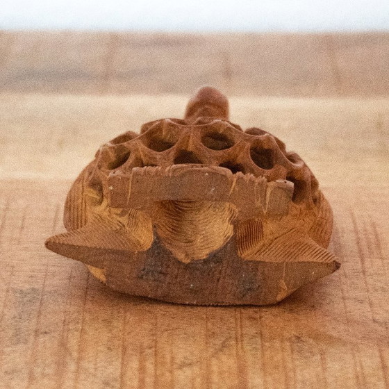 Image 1 of Figura de búho tallada en madera: escultura de ave hecha a mano al estilo del arte popular Jali.