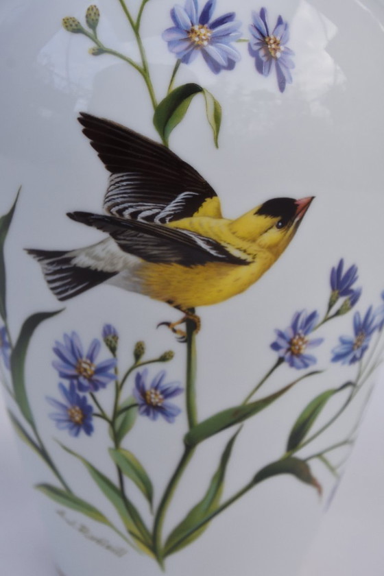 Image 1 of Franklin Mint vase: Goldfinch in Autumn