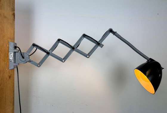 Image 1 of Graue industrielle Scherenwandleuchte von Elektroinstala, 1960er Jahre