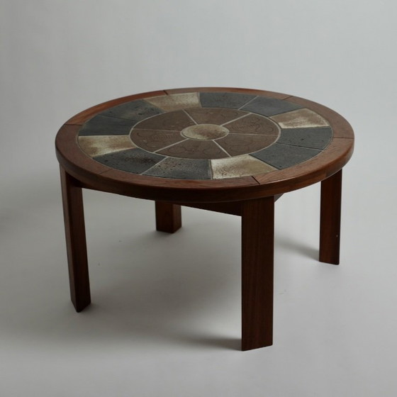 Tue Poulsen for Haslev Møbelsnedkeri – Round Teak and Handcrafted Ceramic Coffee Table, Denmark, C. 1965–1970 (photo 4 of 21)