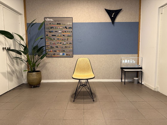 Image 1 of Vitra | Eames | DSR | Wit & Creme Bekleding | 2x
