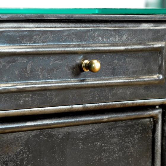 Image 1 of Set ijzeren en glazen nachtkastjes, jaren 1900