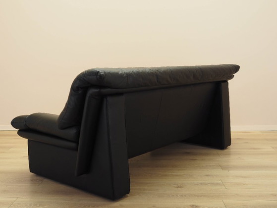 Image 1 of Zwarte leren bank, Italiaans design, jaren 60, gemaakt in Italië.