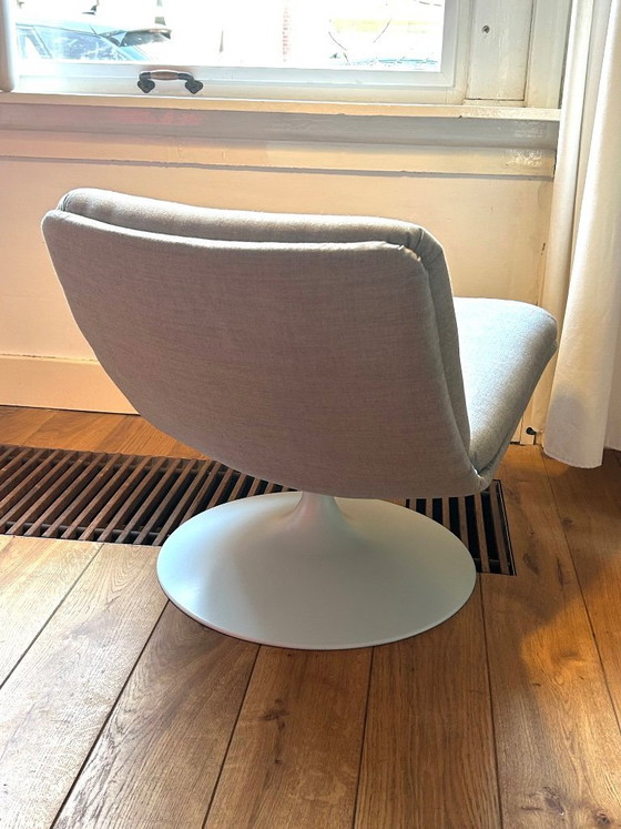 Image 1 of Artifort f504 refurbished with Kvadrat fabric