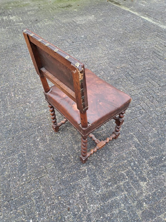 Silla antigua barroca/de cuero español – Sillas de comedor, Leather, Wood (photo 5 of 5)