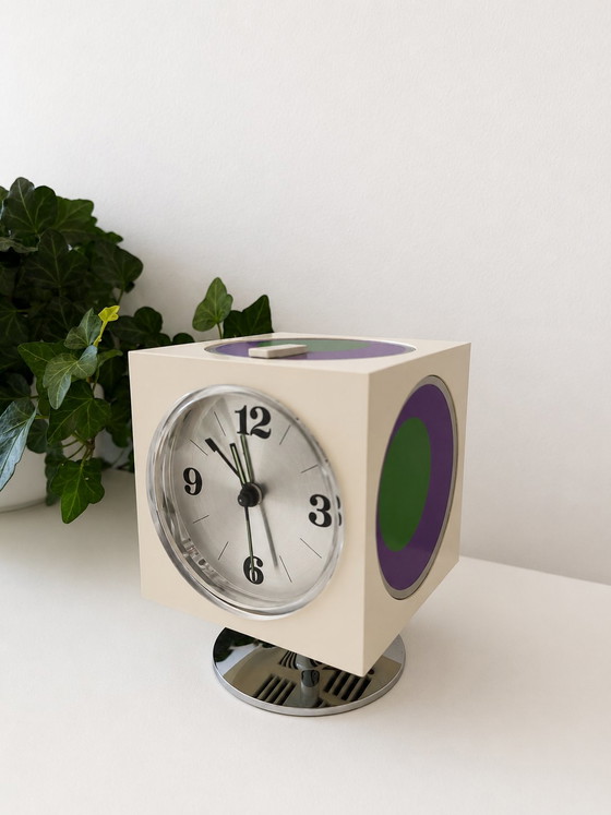 Réveil Cubique Romantic – Raymond Loews Space Age Uhr – Raymond loewy, Uhren, Plastic (photo 2 of 6)