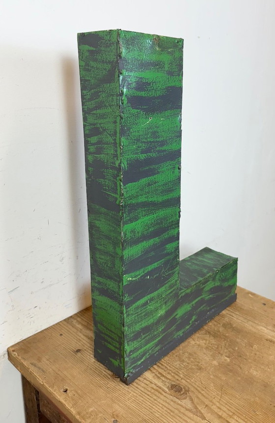 Image 1 of Grande lettera L in ferro verde vintage per facciata, anni '70