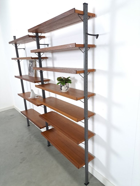 Image 1 of Sistema modular de pared LP de teca sueca de Olof Pira de mediados de siglo