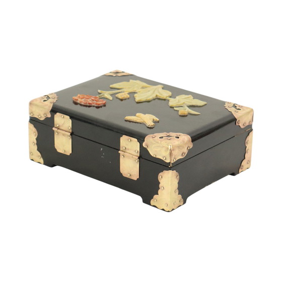 Image 1 of Boîte à bijoux chinoise laquée