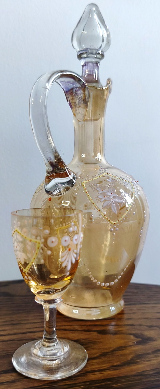 Wunderschöne Antike Böhmische Bernsteinfarbene Glaskaraffe & Likörglas-Set – Handbemaltes Hoch-Email, ca. (photo 6 of 12)