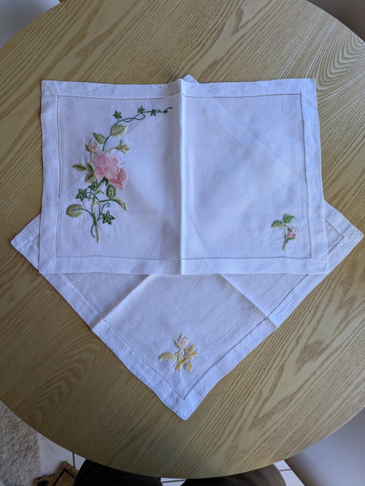 Servizio da tavola Valombreuse Paris Haute Couture, con motivo rosa antico e giallo