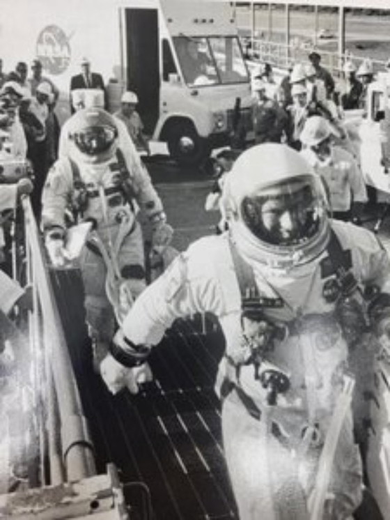 Image 1 of Fotografía original Misión Gemini XI Pete Conrad & Dick Gordon EE.UU. 1966