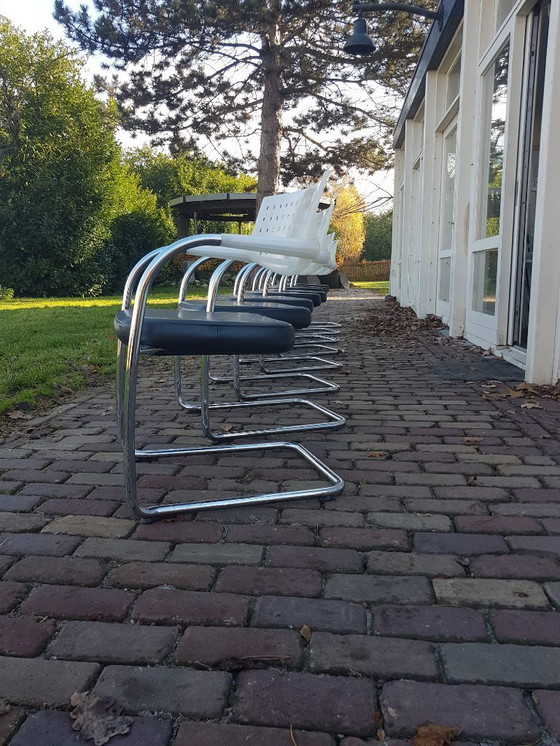 Image 1 of 8 sillas de trineo Vitra vis a vis