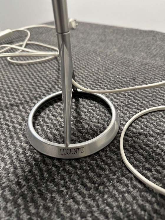 Image 1 of Lampade da tavolo (da notte) moderne, d'atmosfera e alla moda