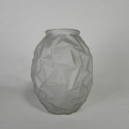 Art Deco vaas met geometrische figuren in mat glas, jaren 30