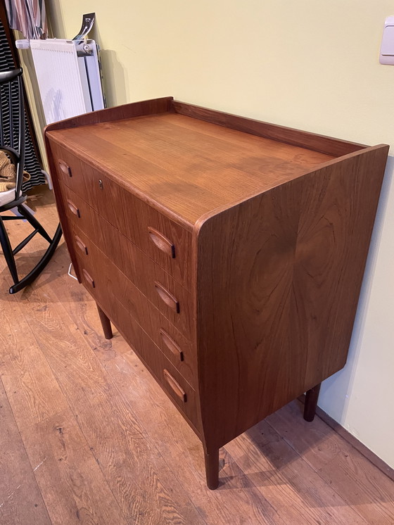 Image 1 of Kaptafel / ladekast vintage uit Denemarken teak fijner